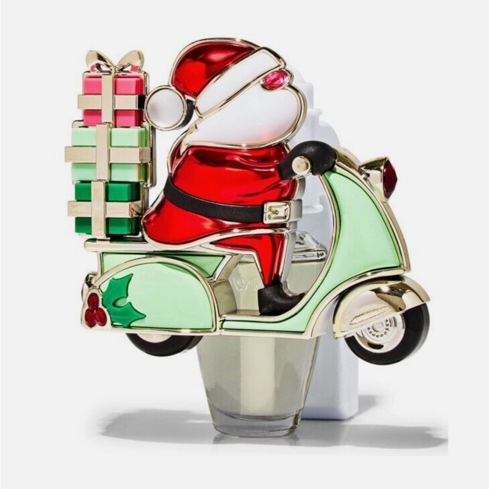 Santa on a Scooter 🛵